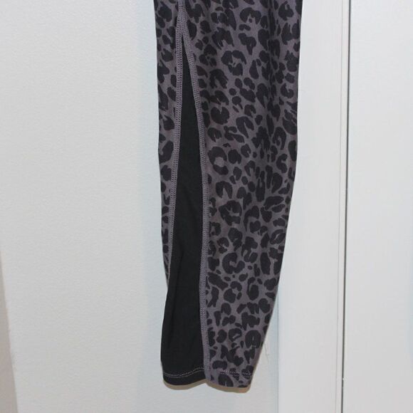Juicy Couture Sport Black Leopard Print Leggings size medium - Picture 4 of 10